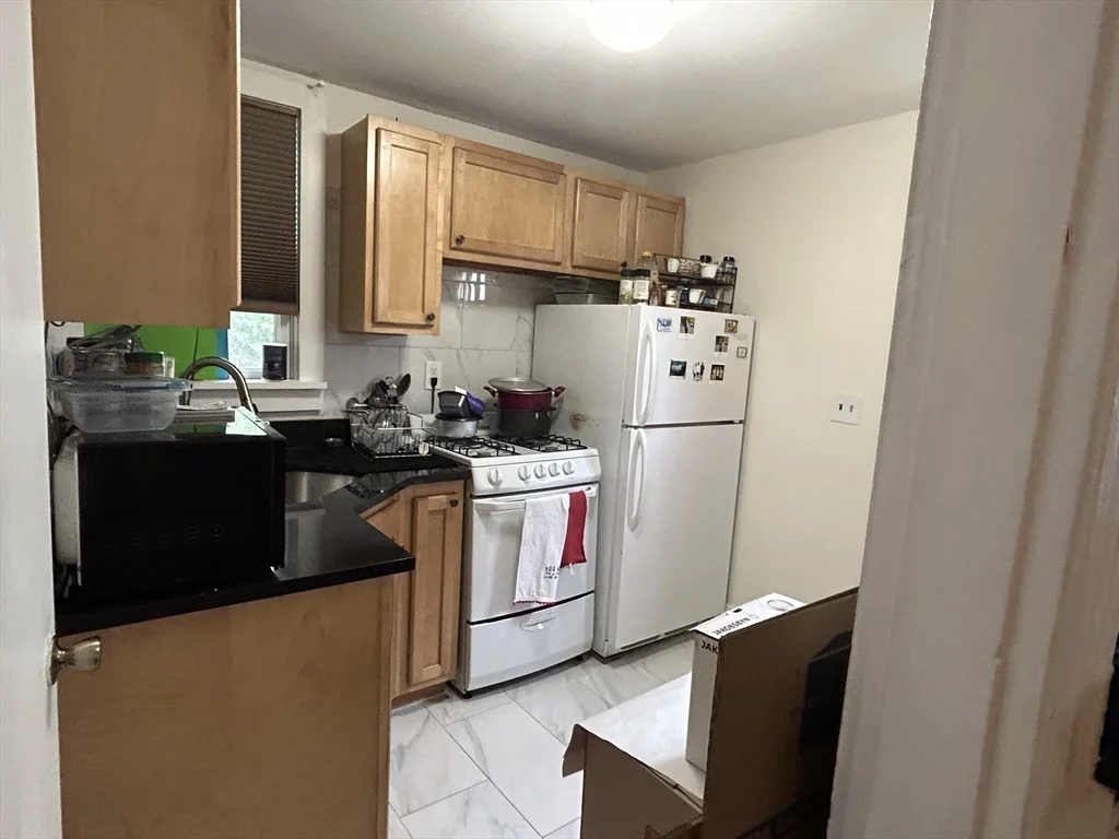 1 bed, 1 bath apartment for rent at 10 Sycamore Ter Unit 1R, Somerville — photo 2 of 9