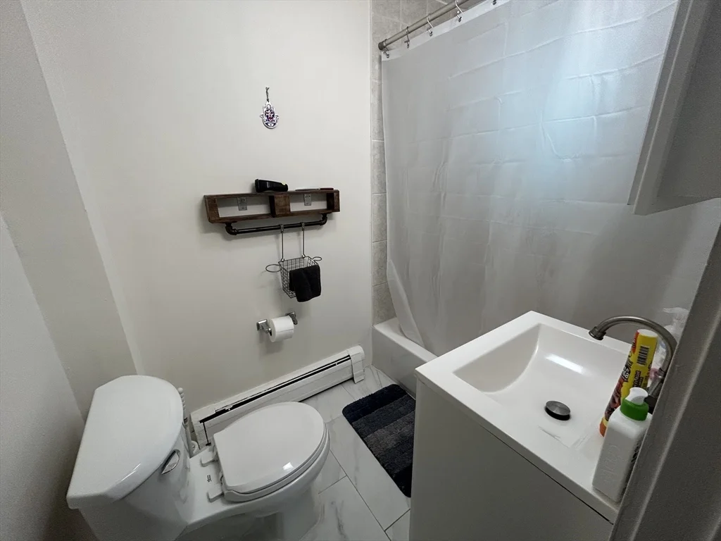 1 bed, 1 bath apartment for rent at 10 Sycamore Ter Unit 1R, Somerville — photo 5 of 9