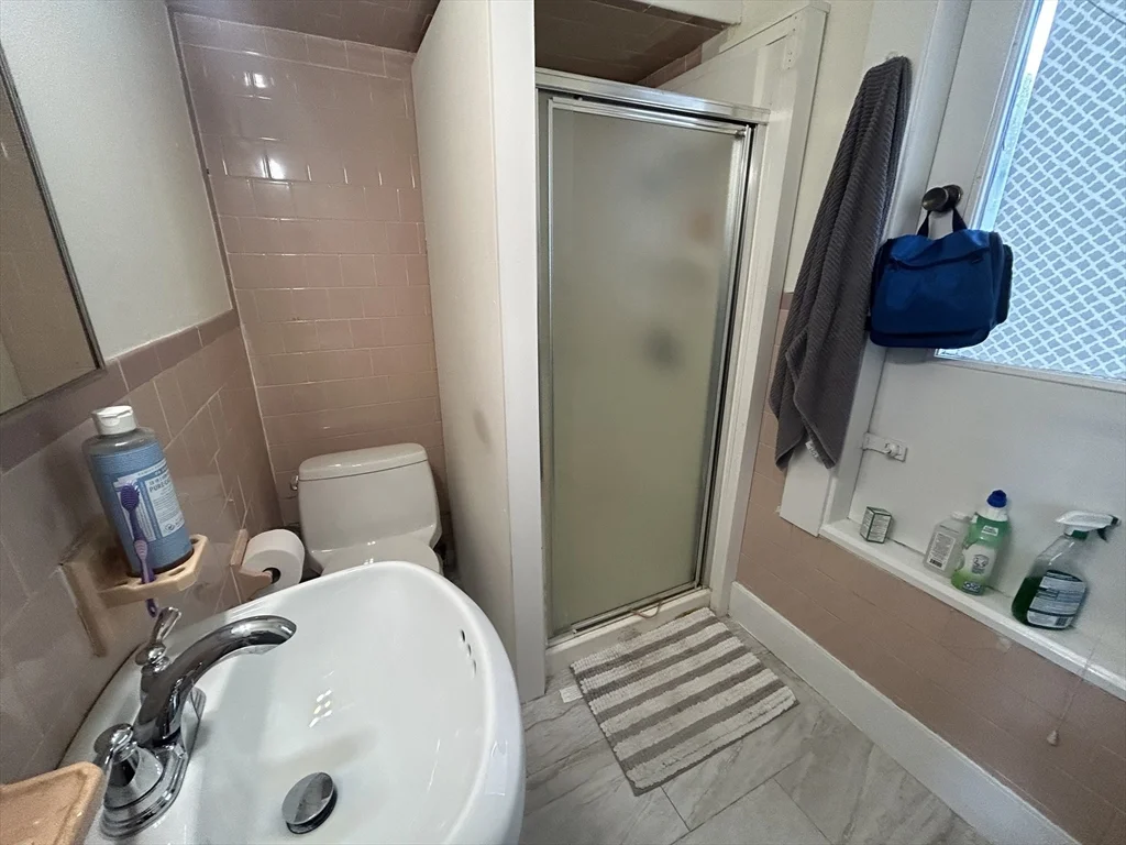 Studio bed, 1 bath apartment for rent at 10 Sycamore Ter Unit 2R, Somerville — photo 4 of 4