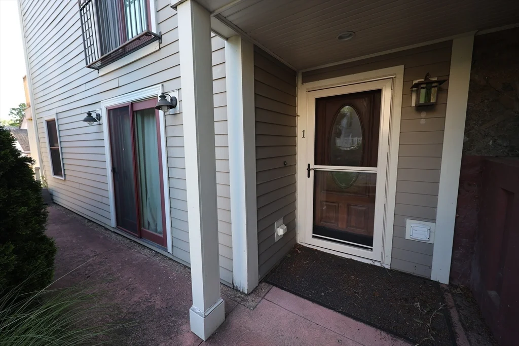 2 bed, 2 bath apartment for rent at 10 Symmes Unit 1, Roslindale — photo 14 of 17