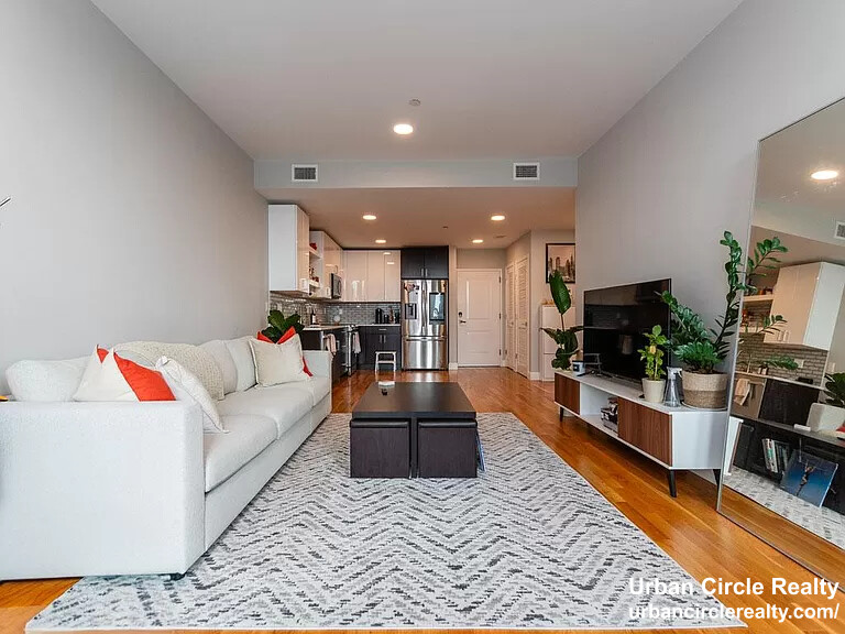 1 bed, 1 bath apartment for rent at 10 Taber St Unit 304, Roxbury — photo 7 of 8