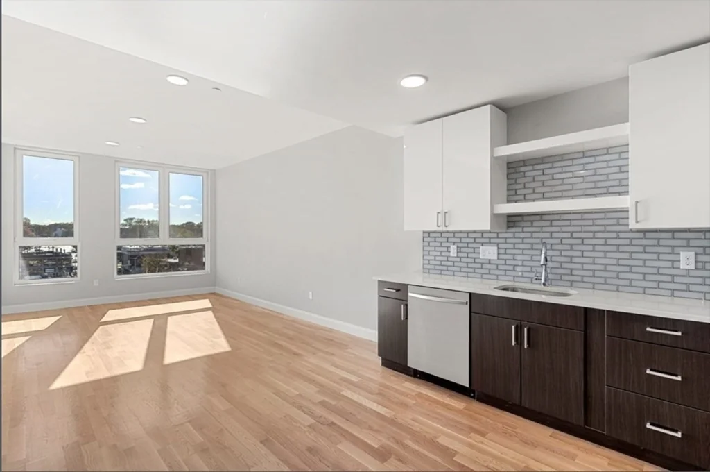 1 bed, 1 bath apartment for rent at 10 Taber St Unit 602, Roxbury — photo 5 of 11