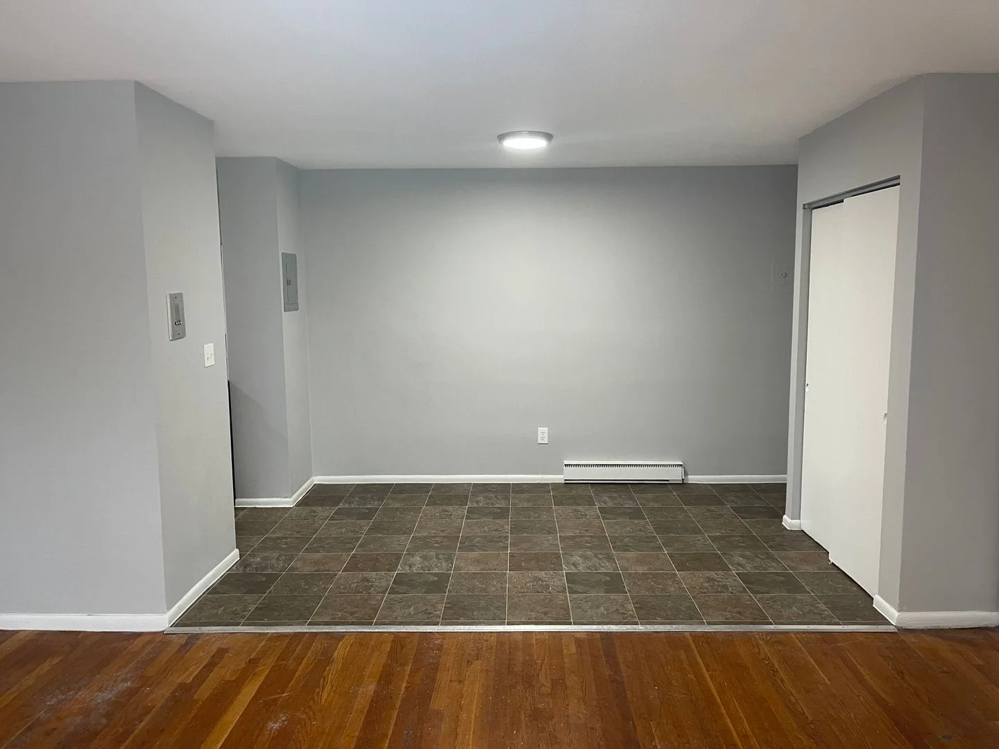 2 bed, 1 bath apartment for rent at 10 Thorn St Unit 10, Hyde Park — photo 4 of 9