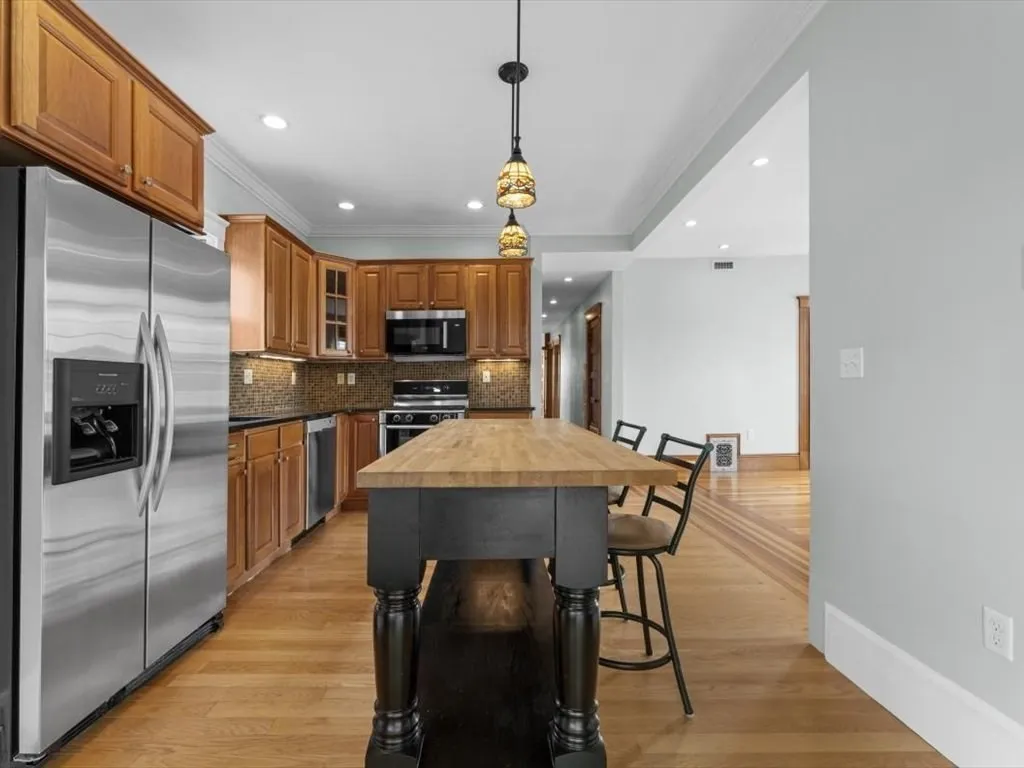 3 bed, 1 bath apartment for rent at 10 Ticknor St Unit 3, South Boston — photo 7 of 21