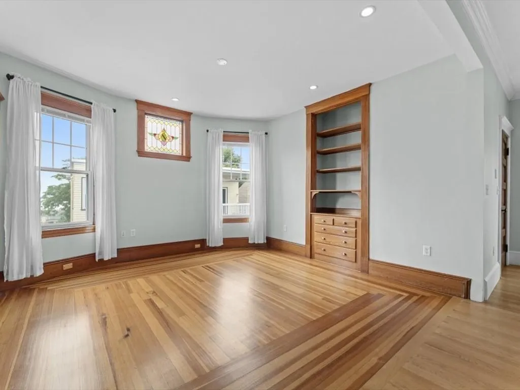 3 bed, 1 bath apartment for rent at 10 Ticknor St Unit 3, South Boston — photo 6 of 21