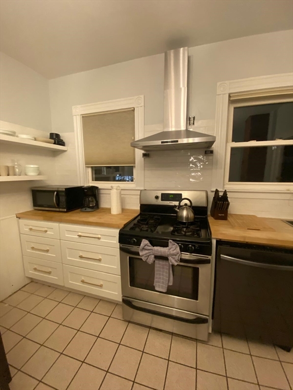 3 bed, 1 bath apartment for rent at 10 Union Ave Unit 10A-2, Boston — photo 4 of 27