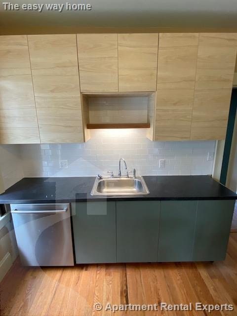 3 bed, 1 bath apartment for rent at 10 Usher Rd Unit 2, West Medford — photo 2 of 31