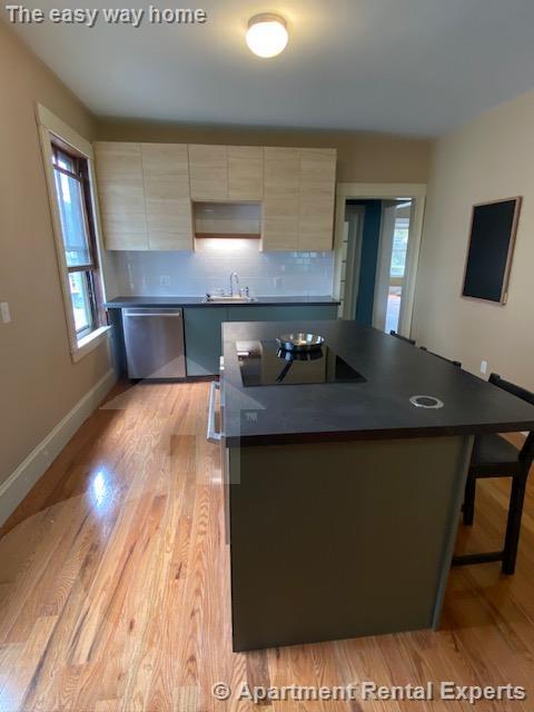 3 bed, 1 bath apartment for rent at 10 Usher Rd Unit 2, West Medford — photo 5 of 31