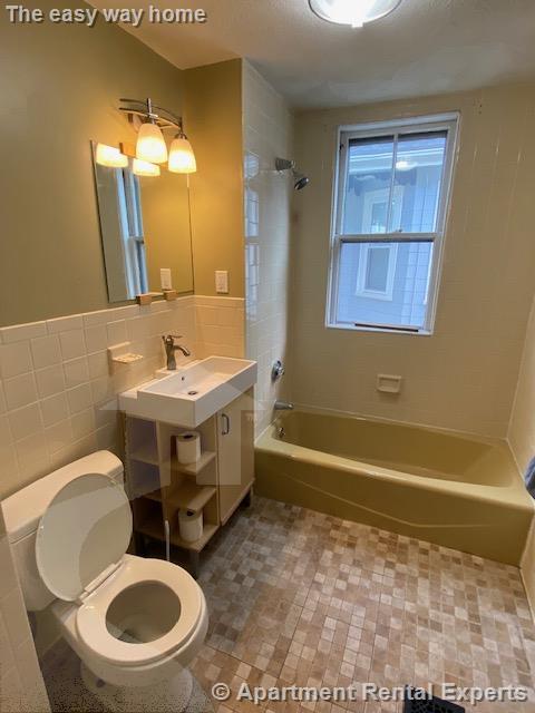 3 bed, 1 bath apartment for rent at 10 Usher Rd Unit 2, West Medford — photo 7 of 31