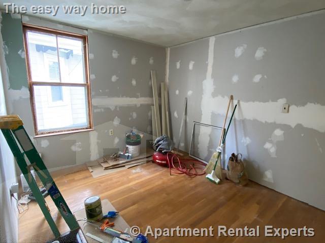 3 bed, 1 bath apartment for rent at 10 Usher Rd Unit 2, West Medford — photo 8 of 31