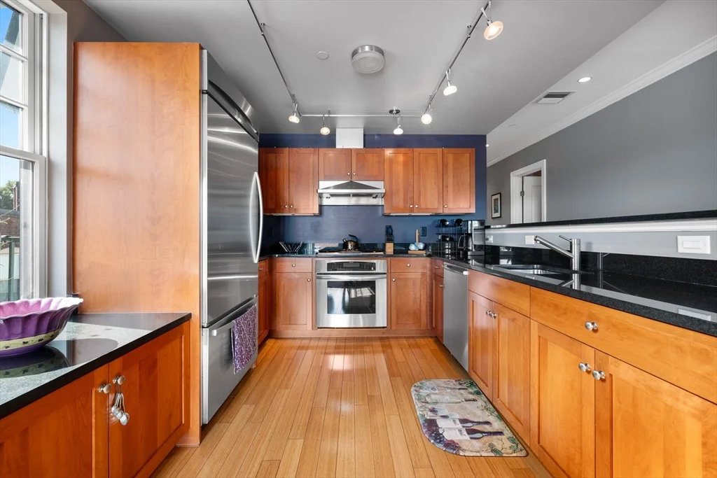 2 bed, 2 bath apartment for rent at 10 Vernon Unit PH 2, Coolidge Corner — photo 9 of 26