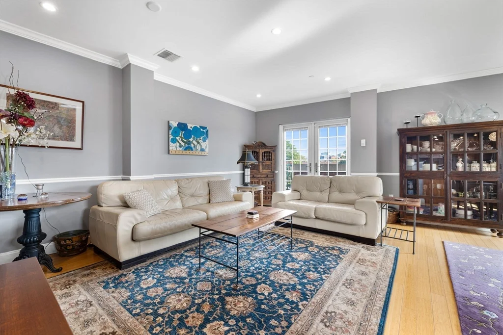 2 bed, 2 bath apartment for rent at 10 Vernon Unit PH 2, Coolidge Corner — photo 2 of 26
