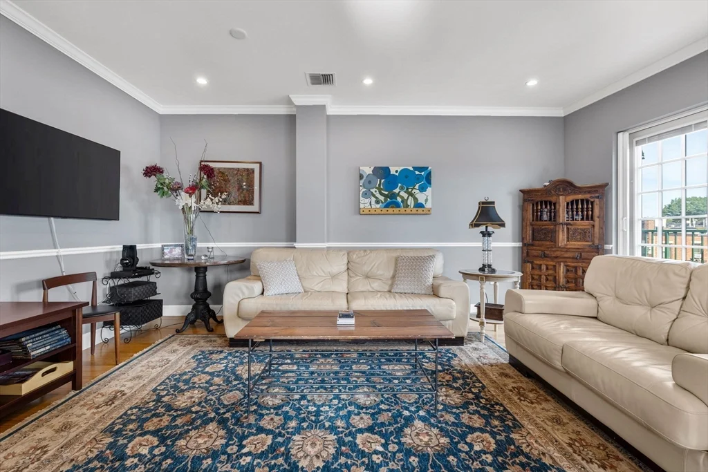 2 bed, 2 bath apartment for rent at 10 Vernon Unit PH 2, Coolidge Corner — photo 1 of 26