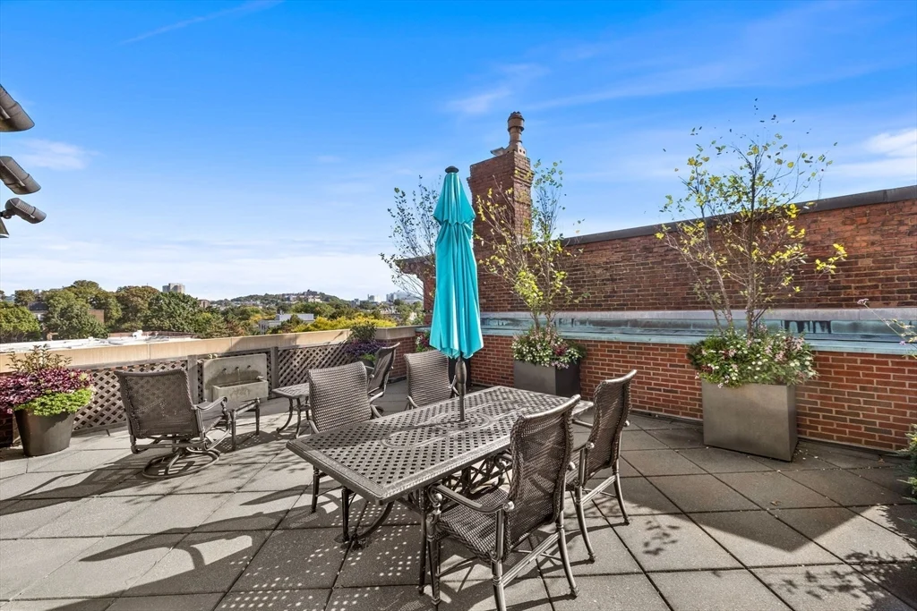 2 bed, 2 bath apartment for rent at 10 Vernon Unit PH 2, Coolidge Corner — photo 20 of 26