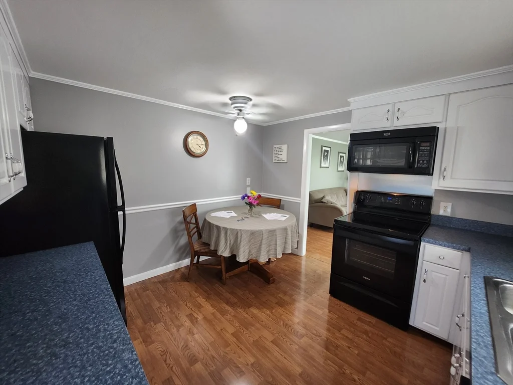 3 bed, 2 bath apartment for rent at 10 Violet Rd, Peabody — photo 7 of 18