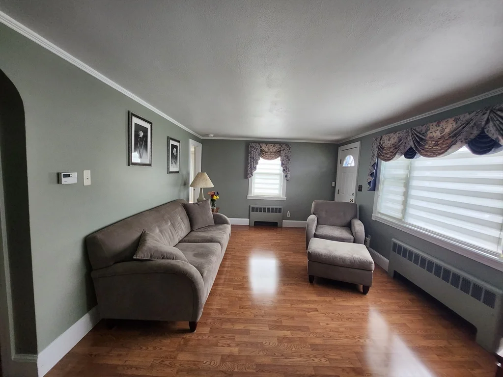 3 bed, 2 bath apartment for rent at 10 Violet Rd, Peabody — photo 8 of 18