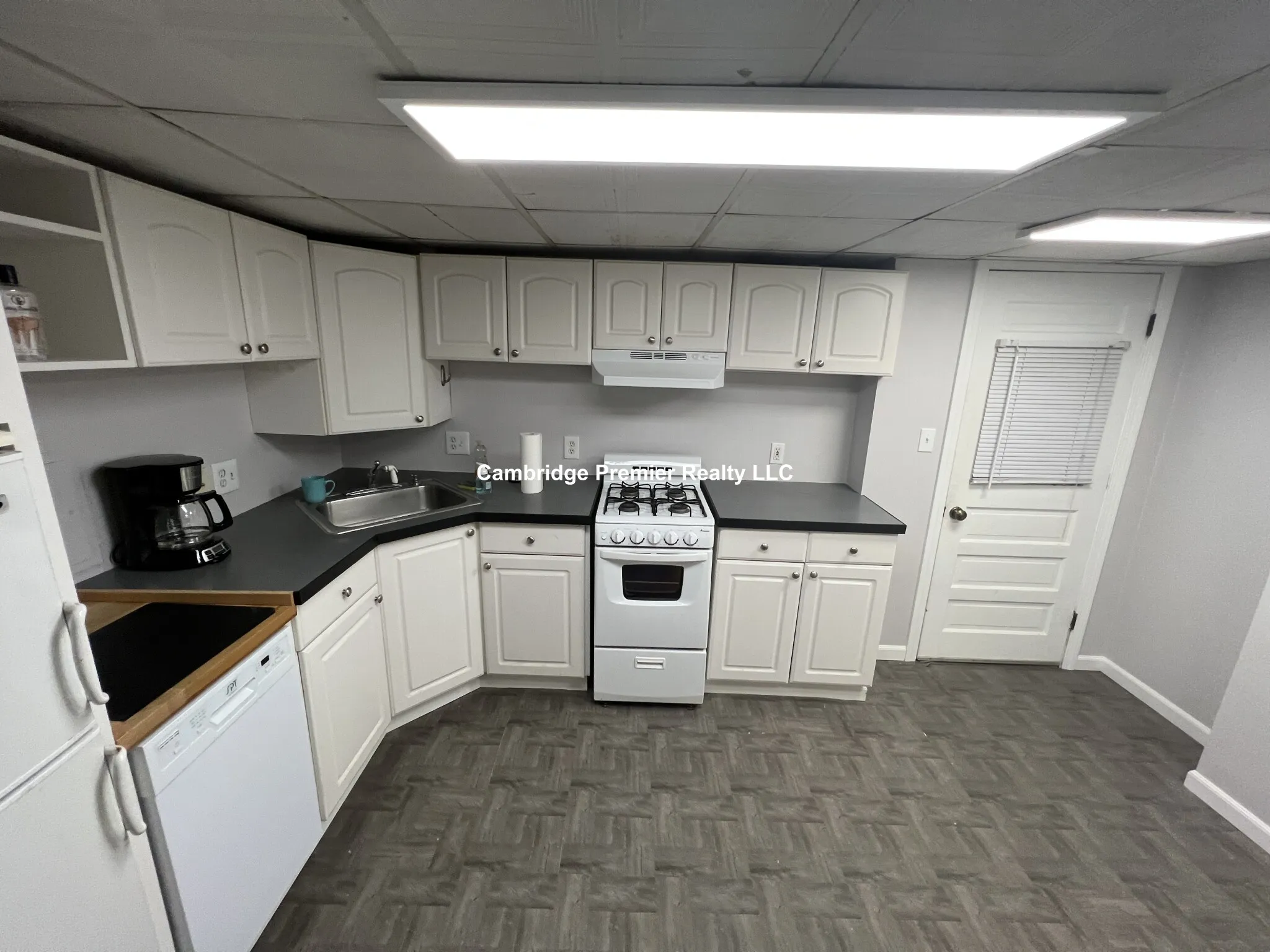 2 bed, 2 bath apartment for rent at 10 Wallace St Unit 2R, Tufts — photo 3 of 23