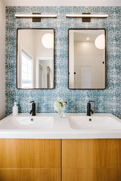 4 bed, 3 bath apartment for rent at 10 Ware St Unit 10, Teele Square — photo 12 of 23