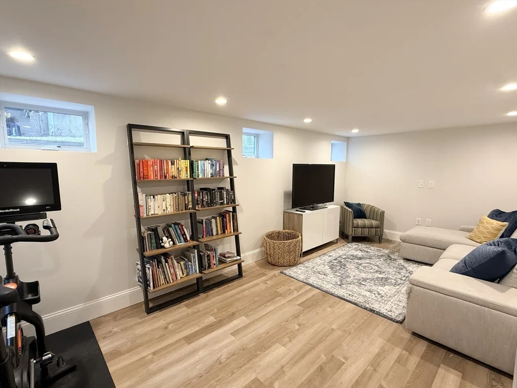 4 bed, 3 bath apartment for rent at 10 Ware St Unit 10, Teele Square — photo 19 of 23