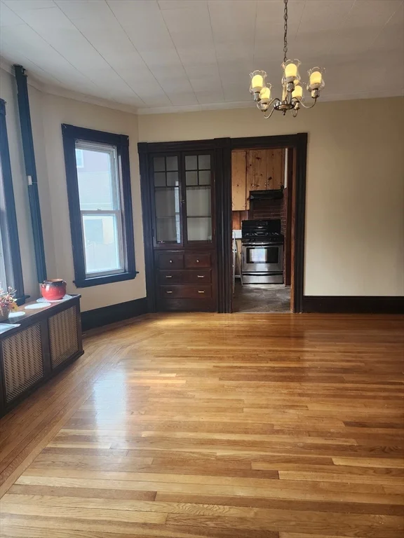 2 bed, 1 bath apartment for rent at 10 Warner St Unit 1, Salem — photo 3 of 9