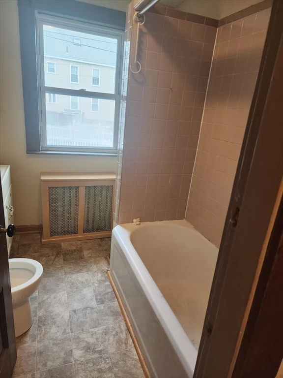 2 bed, 1 bath apartment for rent at 10 Warner St Unit 1, Salem — photo 8 of 9