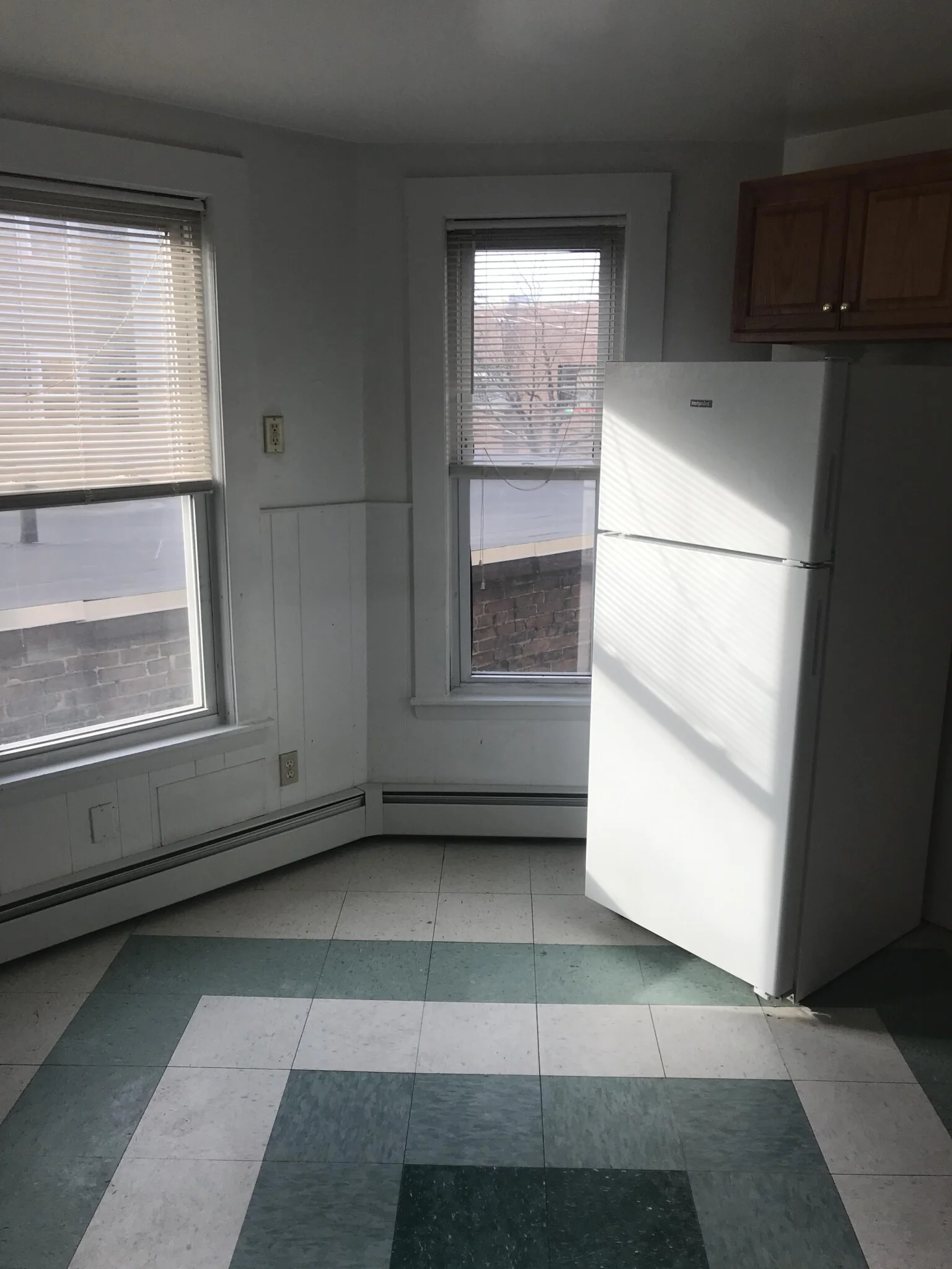 2 bed, 1 bath apartment for rent at 10 Warren St Unit 3, Cambridge — photo 2 of 8