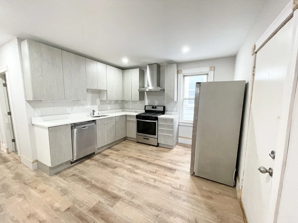 3 bed, 1 bath apartment for rent at 10 Wave Ave Unit 2, Dorchester — photo 1 of 15