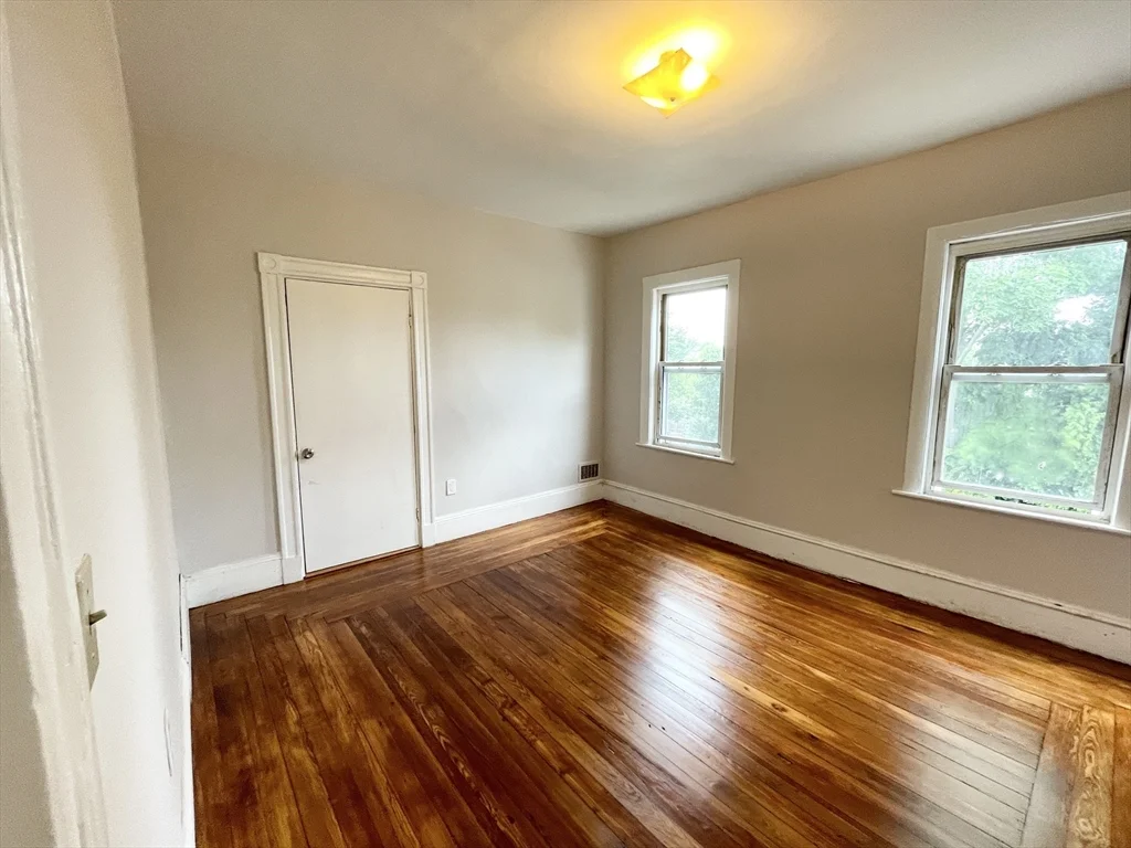 3 bed, 1 bath apartment for rent at 10 Wave Ave Unit 2, Dorchester — photo 12 of 15