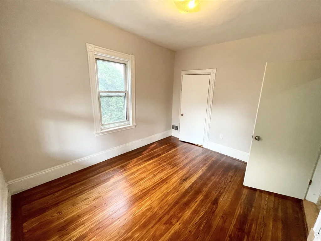 3 bed, 1 bath apartment for rent at 10 Wave Ave Unit 2, Dorchester — photo 9 of 15