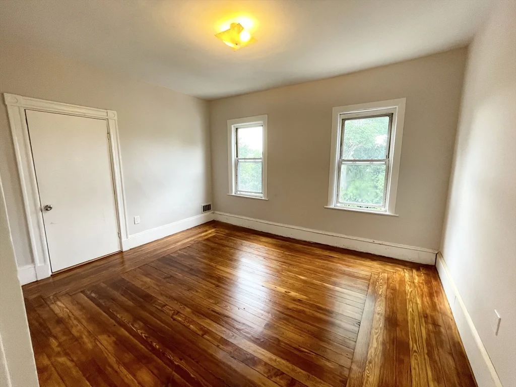 3 bed, 1 bath apartment for rent at 10 Wave Ave Unit 2, Dorchester — photo 13 of 15