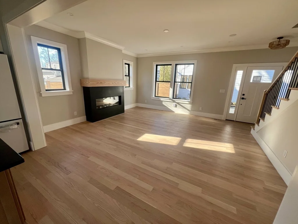 4 bed, 3 bath apartment for rent at 10 Webber Ave Unit 202, Bedford — photo 5 of 25