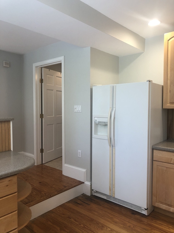 2 bed, 2 bath apartment for rent at 10 Wellesley Ave Unit 10R, Wellesley — photo 6 of 13