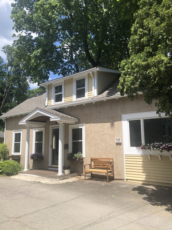 2 bed, 2 bath apartment for rent at 10 Wellesley Ave Unit 10R, Wellesley — photo 1 of 13