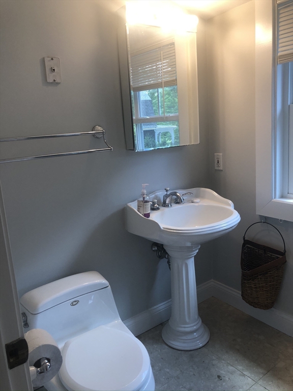 2 bed, 2 bath apartment for rent at 10 Wellesley Ave Unit 10R, Wellesley — photo 9 of 13