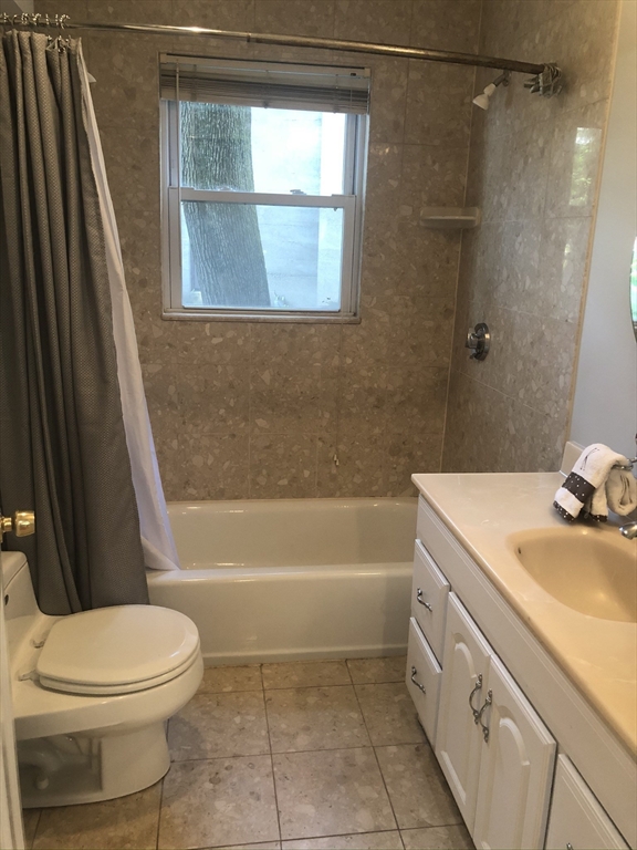 2 bed, 2 bath apartment for rent at 10 Wellesley Ave Unit 10R, Wellesley — photo 7 of 13