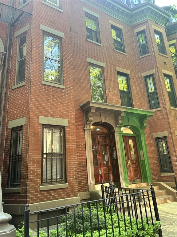Studio bed, 1 bath apartment for rent at 10 Wellington Unit 3R, South End