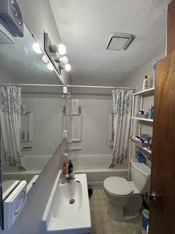 Studio bed, 1 bath apartment for rent at 10 Wellington Unit 3R, South End — photo 4 of 4