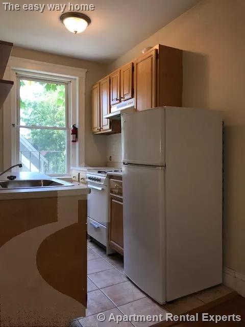 Studio bed, 1 bath apartment for rent at 10 Wendell St Unit 14, Harvard Square — photo 5 of 10