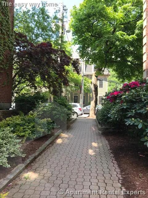 Studio bed, 1 bath apartment for rent at 10 Wendell St Unit 14, Harvard Square — photo 10 of 10
