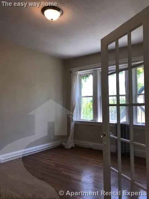 Studio bed, 1 bath apartment for rent at 10 Wendell St Unit 14, Harvard Square — photo 3 of 10