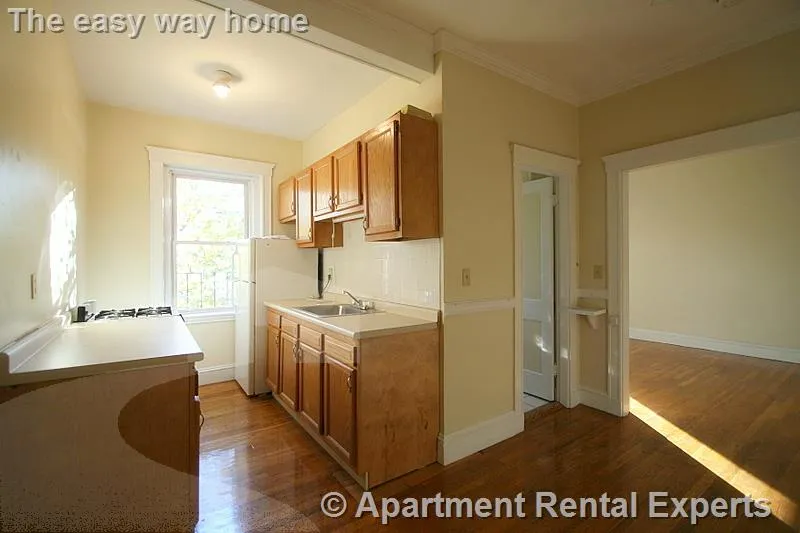 Studio bed, 1 bath apartment for rent at 10 Wendell St Unit 9, Harvard Square — photo 2 of 6