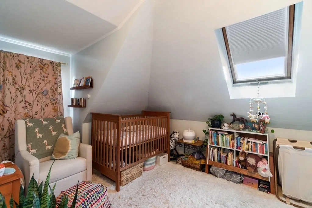 3 bed, 2 bath apartment for rent at 10 West Bellevue Ave Unit B, Avon Hill — photo 9 of 18