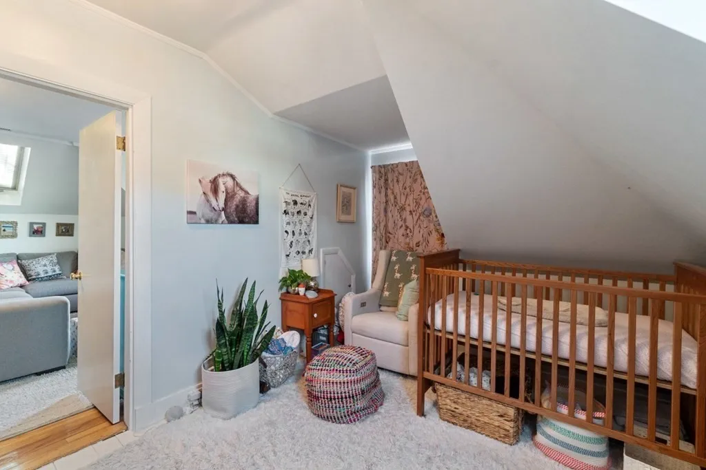 3 bed, 2 bath apartment for rent at 10 West Bellevue Ave Unit B, Avon Hill — photo 10 of 18