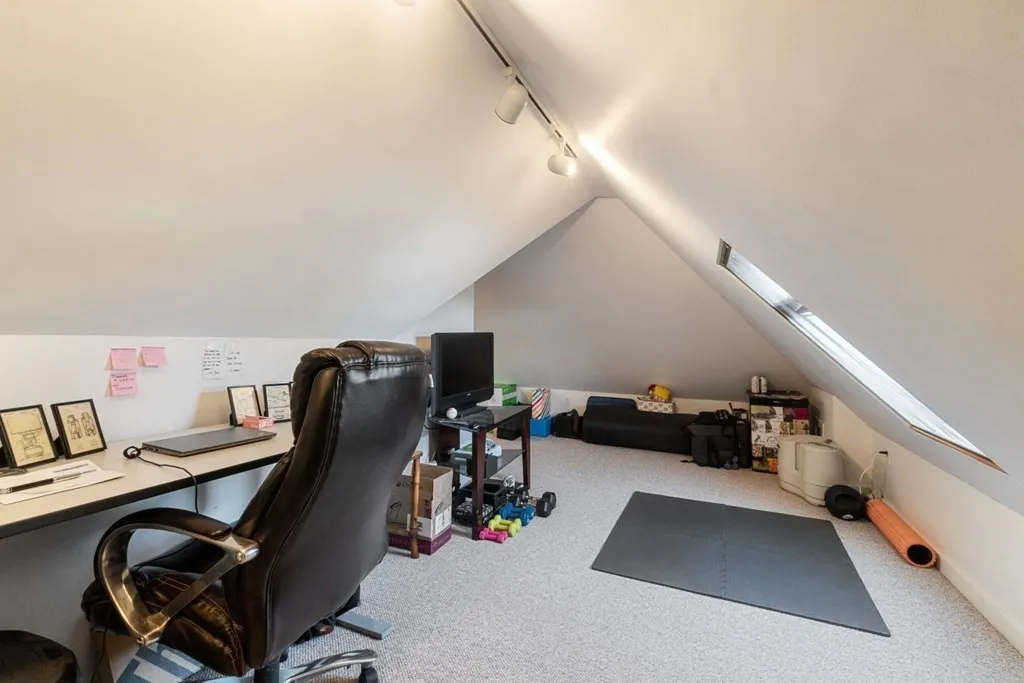 3 bed, 2 bath apartment for rent at 10 West Bellevue Ave Unit B, Avon Hill — photo 13 of 18
