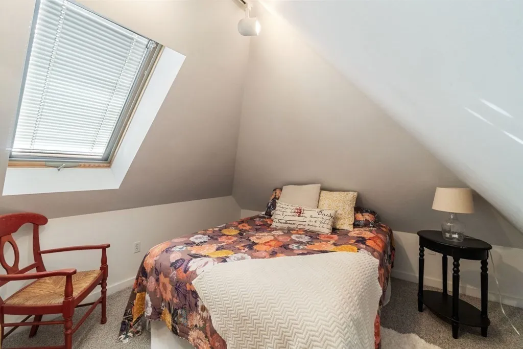 3 bed, 2 bath apartment for rent at 10 West Bellevue Ave Unit B, Avon Hill — photo 11 of 18