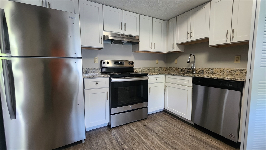 2 bed, 1 bath apartment for rent at 10 West St Unit 10, Hyde Park — photo 1 of 11