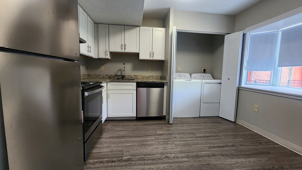 2 bed, 1 bath apartment for rent at 10 West St Unit 10, Hyde Park — photo 2 of 11