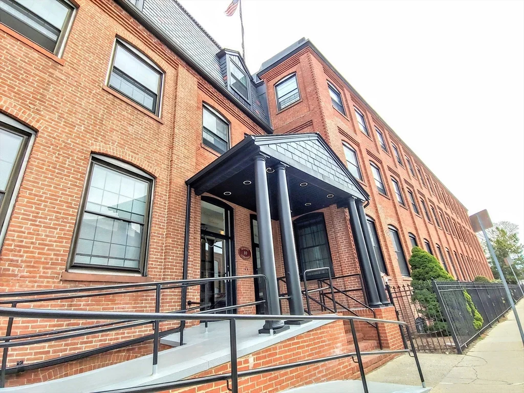 2 bed, 2 bath apartment for rent at 10 Weston Ave Unit 114, Wollaston — photo 26 of 27