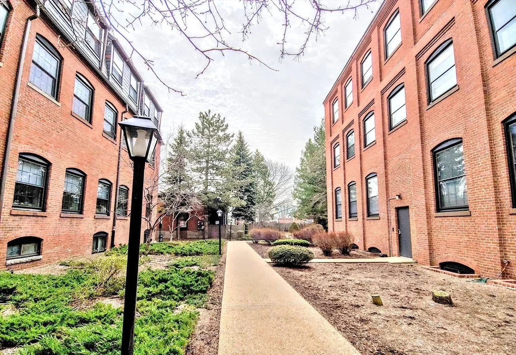 2 bed, 2 bath apartment for rent at 10 Weston Ave Unit 114, Wollaston — photo 25 of 27