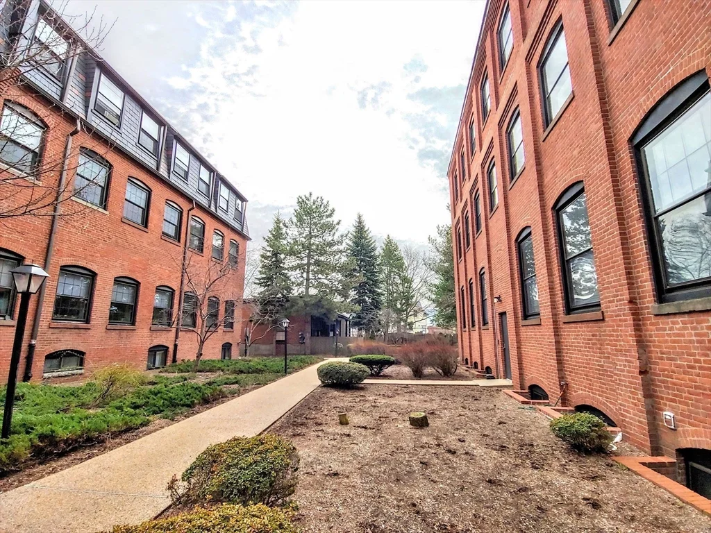 2 bed, 2 bath apartment for rent at 10 Weston Ave Unit 114, Wollaston — photo 24 of 27